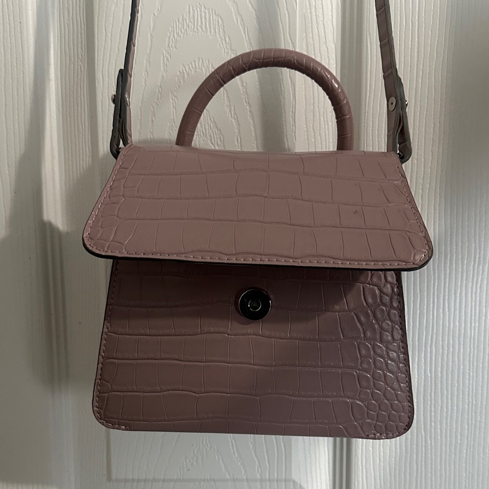 Elegant Croc-Embossed Mauve Handbag